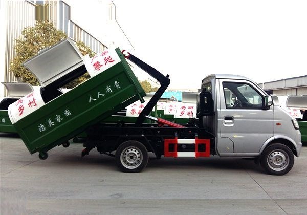 云南筑泓环保设备勾臂式垃圾车